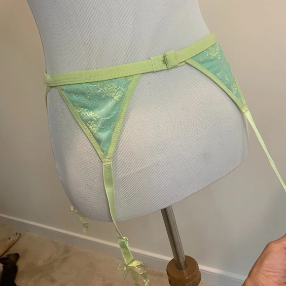 WOMEN’S lingerie Garters light green lime color Sz L/XL - Picture 6 of 9